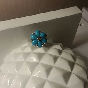 Turquiose with amber stone n center